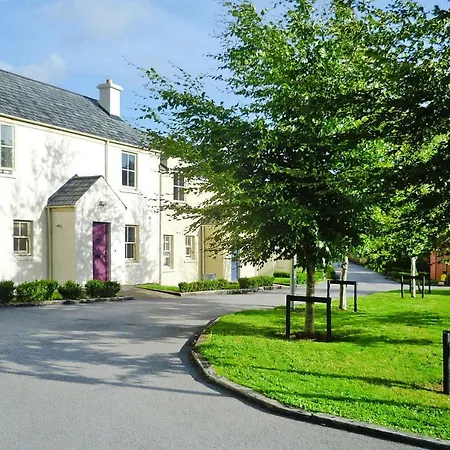 Holiday home Terraced Houses Bunratty Eir02105 Iya Clarecastle